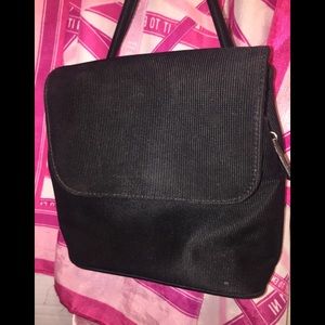 Fossil’s Black Magnetic Snap Flap Crossbody Bag